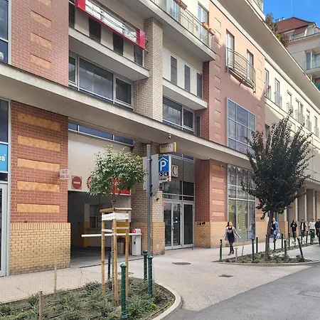 - Modern - Comfy * Budapest